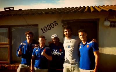 Les joueurs de l'Equipe de France à 7 dans les Townships sud-africains