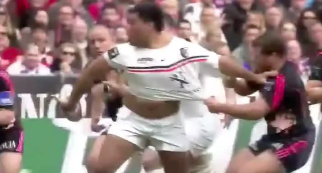 VIDÉO. Stade Français - Stade Toulousain : La charge surpuissante et la chistera de Christopher Tolofua