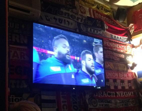 La Coupe Autour du Monde #7 : Revivez France-Italie au cœur d'un bar milanais 