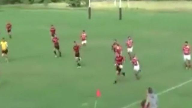 VIDEO. Rugby amateur #68 : il mystifie ses adversaires avec une feinte de croisée et un 180° avec le ballon