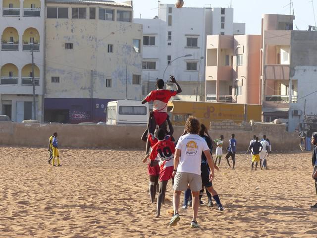 Au Sénégal, le ballon ovale vient en aide aux jeunes grâce à la Maison du Rugby de Yoff