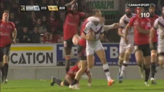 VIDEO. Top 14 - Oyonnax - UBB. La manchette de Pierre Aguillon sur Nicolas Sanchez