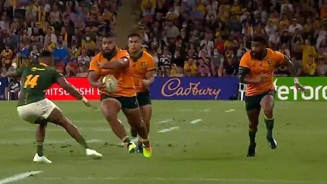 VIDEO. 😱La passe de magicien du pilier Taniela Tupou pour l'essai face aux Boks