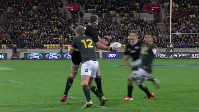 VIDÉO. All Blacks - Afrique du Sud : La passe magique de Kieran Read pour offrir l'essai à Richie McCaw