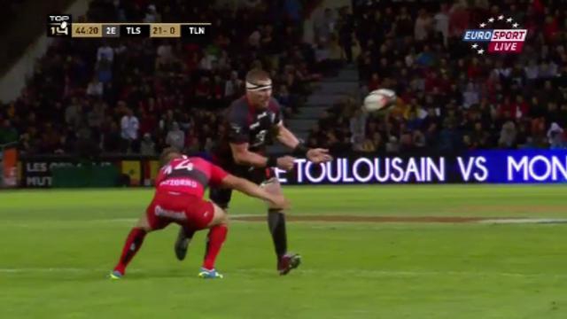 VIDÉO. Stade Toulousain - RCT : La passe sur un pas d'Imanol Harinordoquy pour offrir l'essai à Yoann Huget