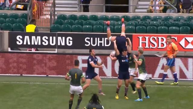 VIDEO. London 7s. La prise de balle spectaculaire de Hugh Blake en finale face à l'Afrique du Sud