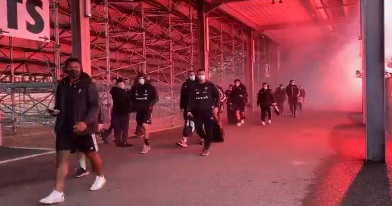 Les supporters brivistes offrent une arrivée au stade en mode Expendables à leurs joueurs [VIDÉO]