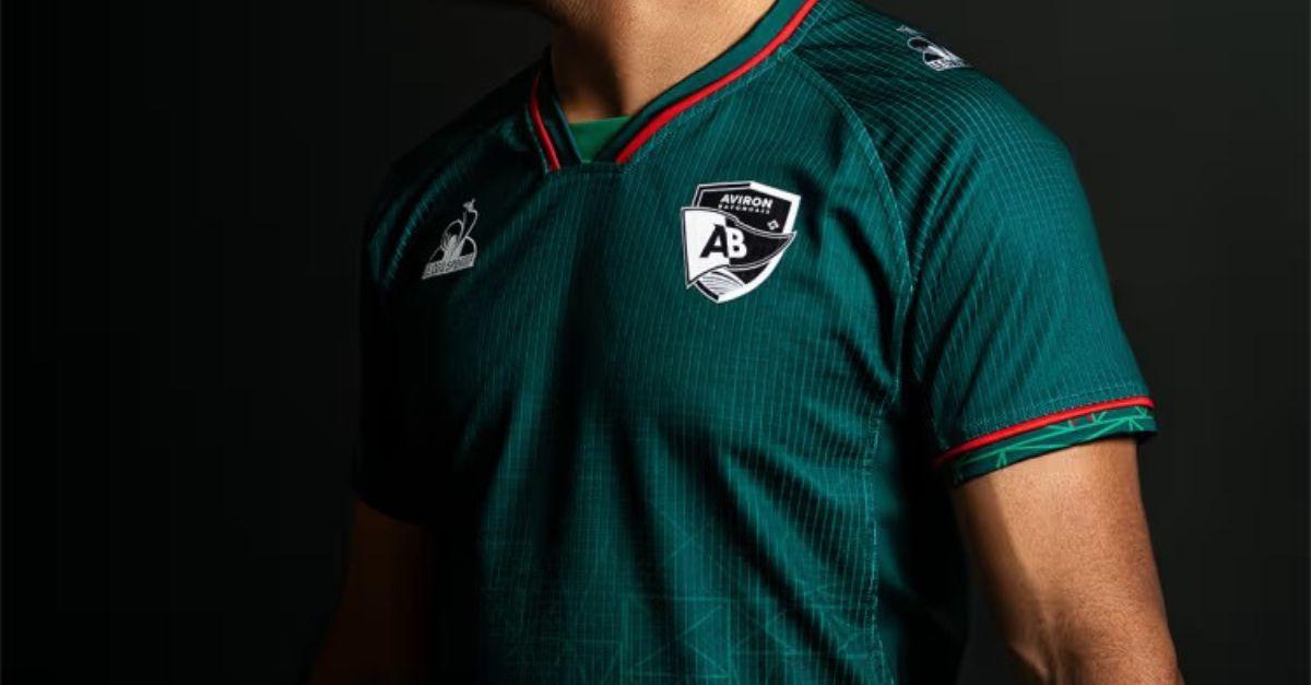 L'Aviron Bayonnais troque le ciel et blanc pour le vert : le nouveau maillot pour la Champions Cup L'Aviron Bayonnais troque le ciel et blanc pour le vert : le nouveau maillot pour la Champions Cup