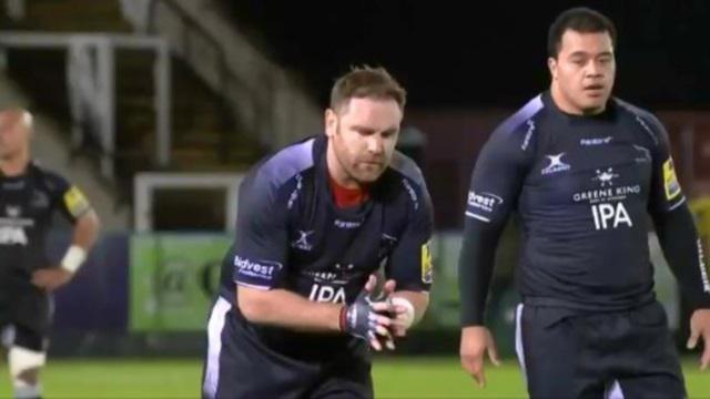 VIDEO. Insolite : Toujours aussi sexy, Andy Goode passe un coup de pied magique