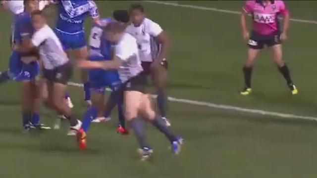 VIDEO. Rugby à 13. Korbin Sims désosse littéralement son adversaire sur ce plaquage à l'épaule
