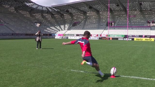 VIDEO. Insolite. Le footballeur du PSG Lucas Moura fait de l'ombre à Morné Steyn avec une pénalité sans forcer des 40m à Jean Bouin