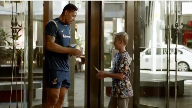 VIDEO. Australie - France. Israel Folau ridiculise les Français dans une publicité australienne