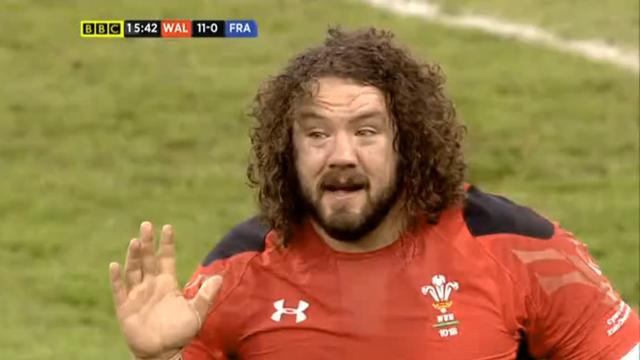 VIDEO. Le pack français chahuté par le showman Adam Jones et ses camarades gallois