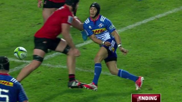 VIDEO. SUPER RUGBY. Tim Bond exclu après une charge à l'épaule en plein visage d'un adversaire