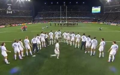 Le V de Vaillant face au Haka des All Blacks