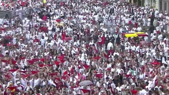 VIDEO. Le Vino Griego à l'ouverture des Fêtes de Bayonne pour le nouveau départ de l'Aviron