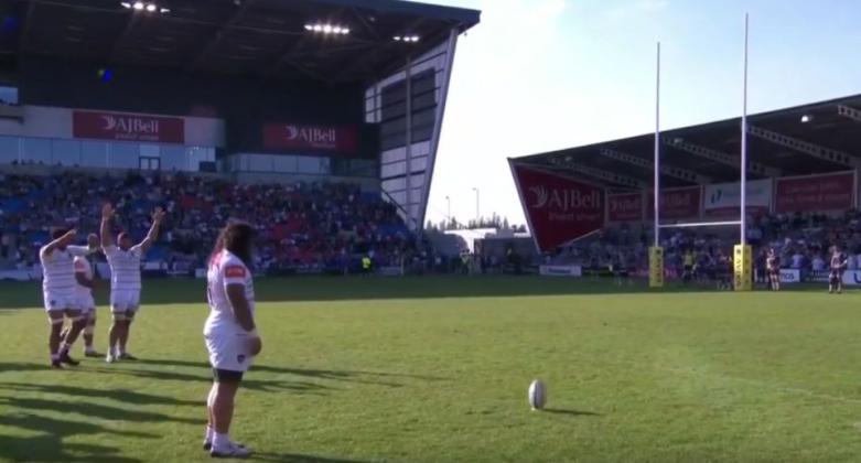 VIDEO. Insolite : le pilier Logovi'i Munipola tente une transformation et... tout ne se passe pas comme prévu