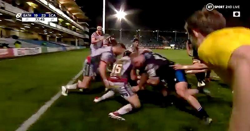 Leigh Halfpenny fait encore don de son corps pour sauver les Scarlets [VIDEO]