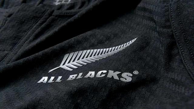 PHOTOS. Les All Blacks dévoilent un nouveau maillot...vraiment tout noir