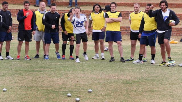 Rugby Championship : Les All Blacks préparent le match contre les Springboks en jouant aux boules