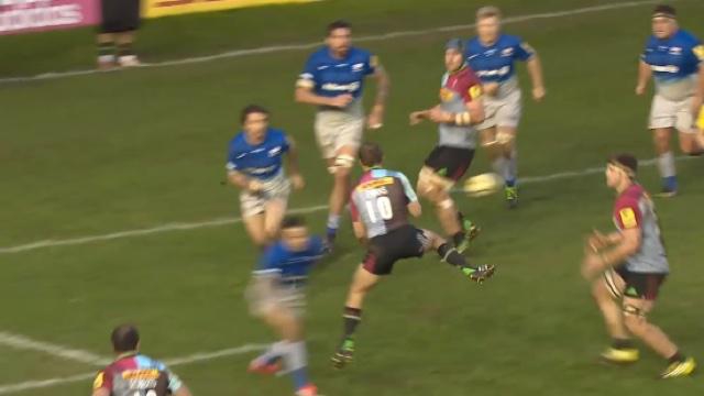 VIDÉO. Les Harlequins font tomber les Saracens grâce à la passe de ninja de Nick Evans 