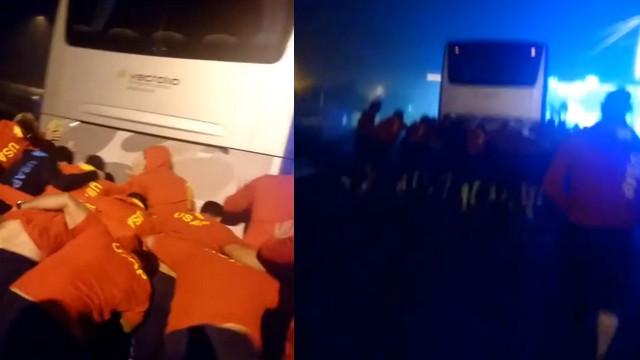 VIDEO. INSOLITE. Les joueurs de l'USAP obligés de pousser leur bus en pleine nuit