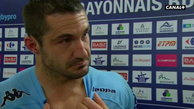 VIDÉO. Les larmes de Scott Spedding lorsqu'il apprend sa convocation avec le XV de France