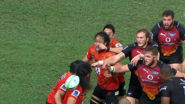 VIDEO. INSOLITE. Les Sunwolves pris à leur propre feinte pour une touche improbable en Super Rugby