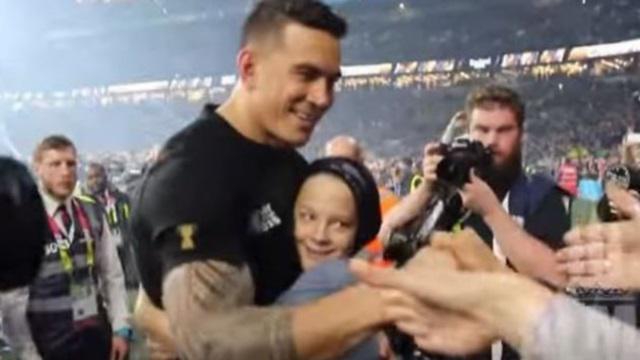 PHOTO. INSOLITE. L'ASM Clermont championne de générosité devant Sonny Bill Williams