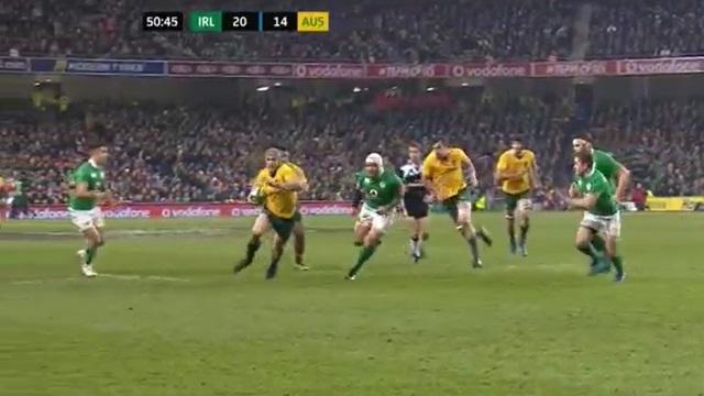 VIDEO. Wallabies : David Pocock joue avec la règle pour une interception de filou face à l'Irlande