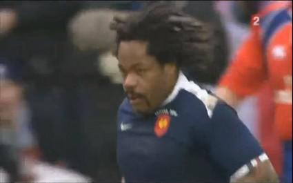 Bastareaud prolonge pour 3 ans