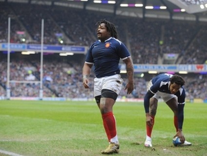 Mathieu Bastareaud inscrit un doublé contre l'Ecosse