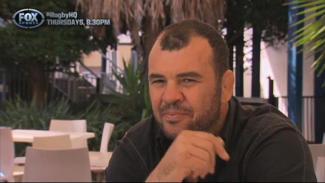 Super Rugby. Michael Cheika s'énerve, casse une porte, et brutalise un cameraman