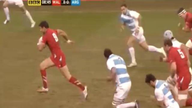 VIDEO. L'énorme plaquage pour l'essai de Mike Phillips face à l'Argentine