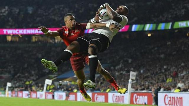 RESUME VIDEO. Coupe du monde. Angleterre - Fidji. Mike Brown répond à l'essai aérien de Nadolo avec un doublé 