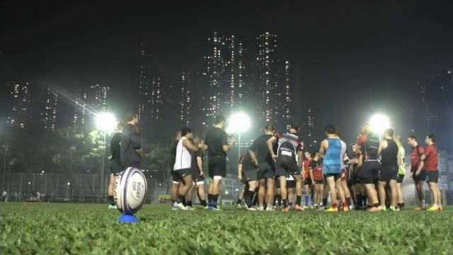 VIDEO. Quand les joueurs du Racing Métro et du Stade Toulousain jouent les VRP de luxe lors la Natixis Cup