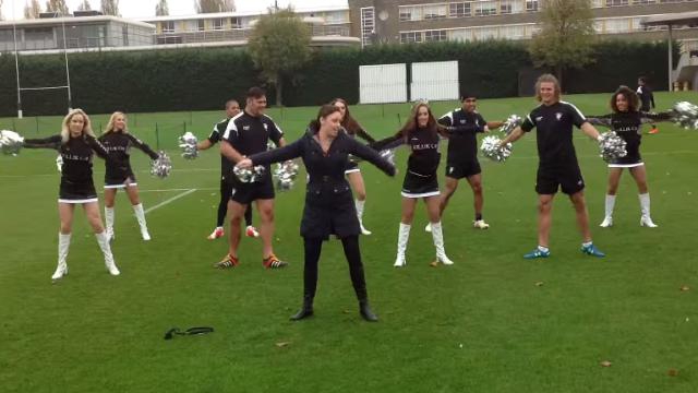 VIDEO. Nick Cummins et les Barbarians s'entraînent à devenir pom-pom girls