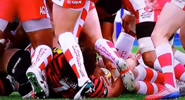 VIDEO. Gloucester - Nick Wood expulsé à la 73e seconde de jeu par Wayne Barnes