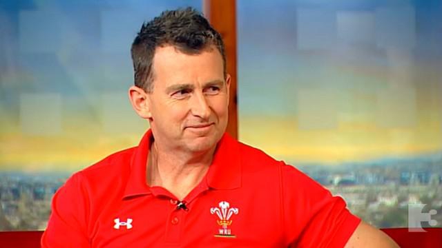 Victime d'homophobie sur Twitter, Nigel Owens rencontre son offenseur et accepte ses excuses