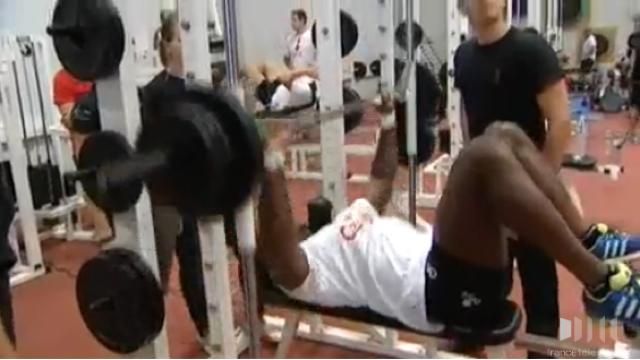 VIDEO. Top 14 - Les joueurs d'Oyonnax s'offrent un nouveau maillot et une preparation physique top niveau