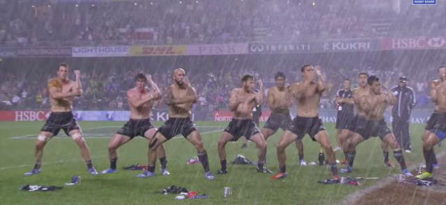 VIDÉO. Le haka néo-zélandais sous la pluie au Hong Kong Sevens