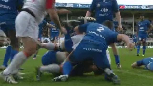 GIF. Pro D2. Otar Turashvili éteint son demi de mêlée Sébastien Inigo dans une bagarre