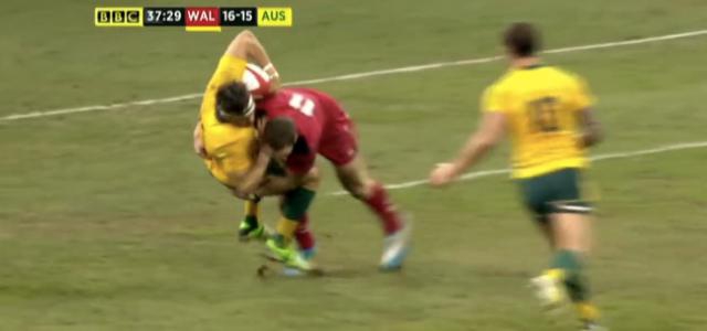 VIDEO. Les deux énormes plaquages successifs de George North et Richard Hibbard contre l'Australie