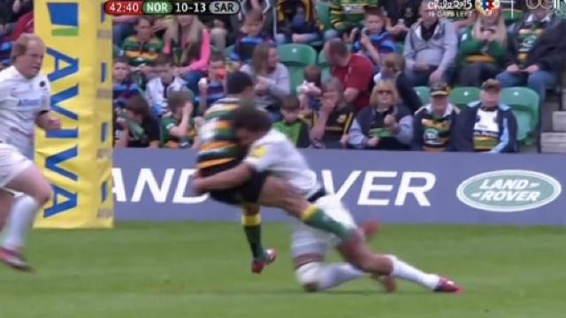 VIDÉO. Demi-finale Premiership. Jacques Burger colle un caramel de l'espace à Ken Pisi