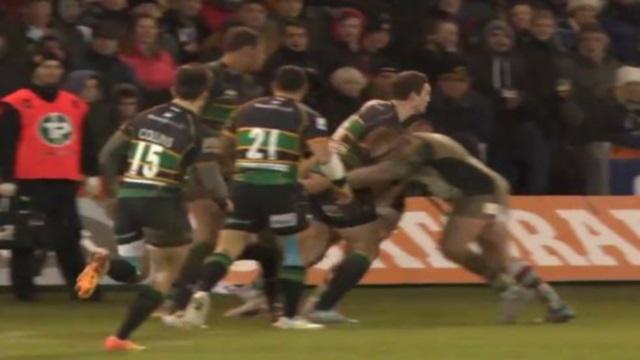 VIDEO. Premiership - Joe Marler détruit George North à l'impact