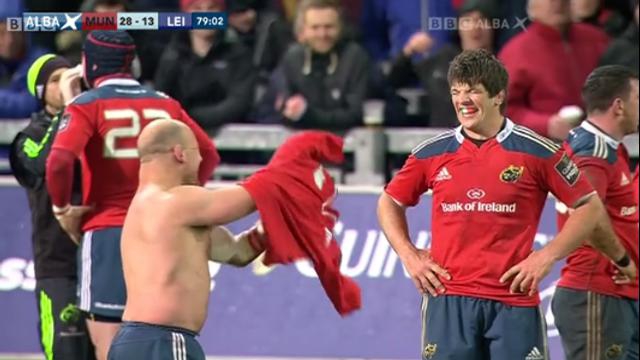 VIDÉO. INSOLITE. Quand le pilier du Munster BJ Botha préfère jouer torse nu