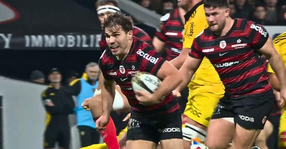 ''Quasiment inarrêtable'', comment le jeu toulousain a sublimé Antoine Dupont ?