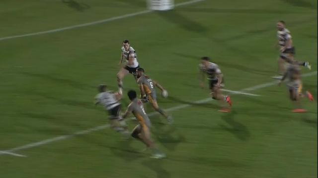 VIDEO. Super League - Rangi Chase mystifie la défense des Bulls avec une merveille de passe pour l'essai