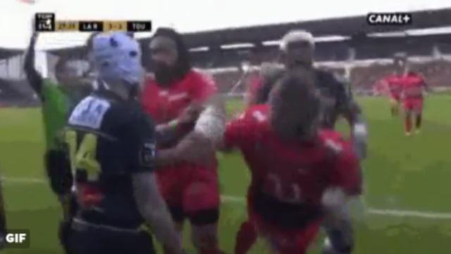 GIF. Top 14 : Levani Botia envoie Drew Mitchell dans le décor après un coup de coude