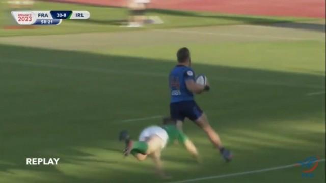 RESUME VIDÉO. Travail d'avants, jeu après contact et passe au pied millimétrée, les Bleuets ont écœuré les Irlandais (44-15)